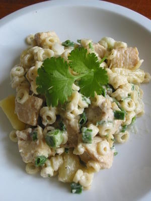 salade d'ananas au poulet et à la noix de coco