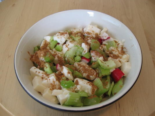 Salade de raisins à la cannelle et au tofu