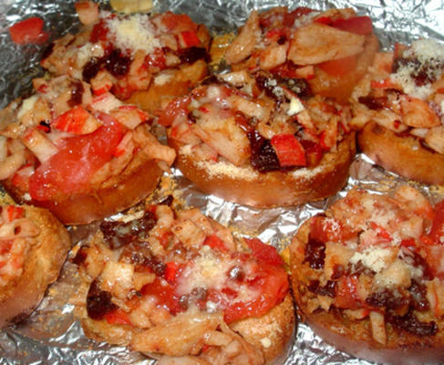 bruschetta au crabe, chipotle et tomates