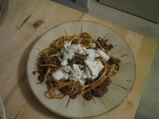 boeuf sucré et épicé avec nouilles aux oeufs