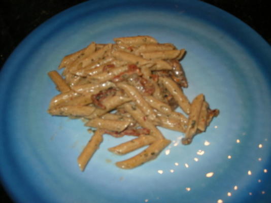 penne à la crème de pesto et aux tomates séchées