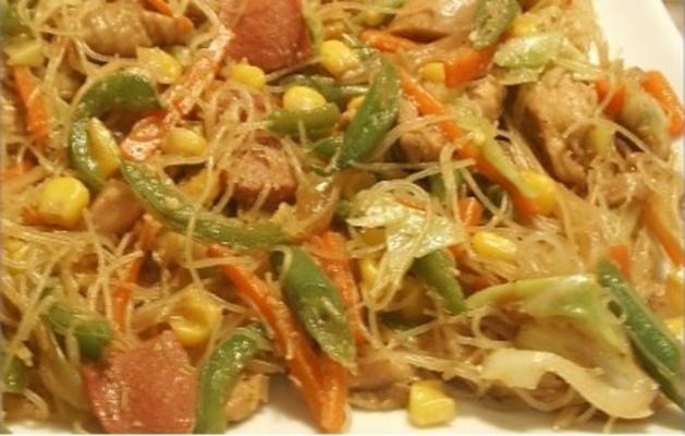 nouilles de riz (bihon) guisado