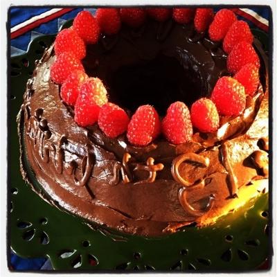 gâteau végétalien au chocolat et glaçage au chocolat