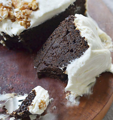 Gâteau de pain d'épices à la mélasse noire