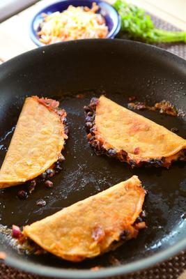tacos aux haricots noirs croquants