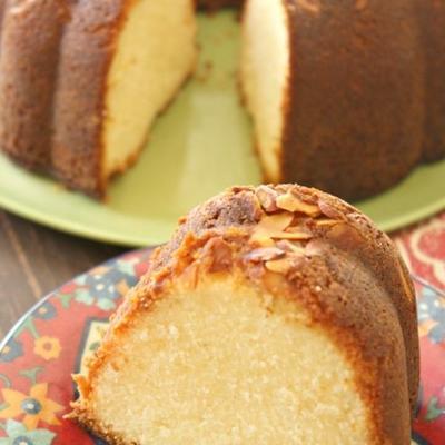 Gateau Amaretto Bundt Avec Trempage Au Bourbon Guide Recettes